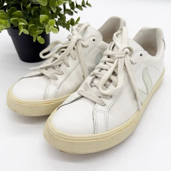 Veja Esplar Mint White Leather Sneakers Size 6 Athleisure Casual Travel Everyday - Picture 3 of 10
